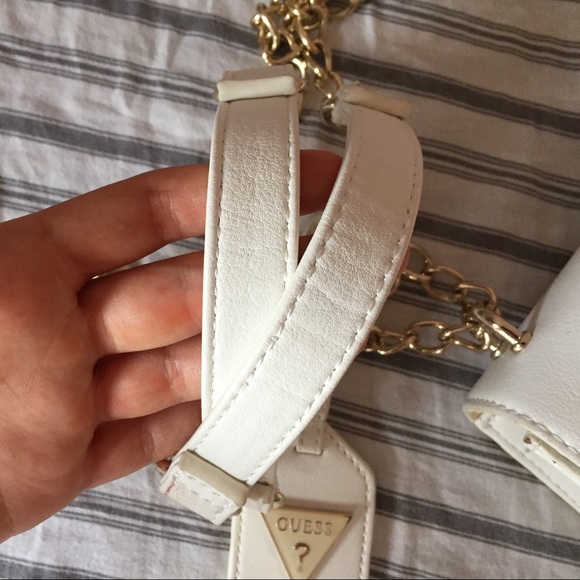 Guess shoulder/crossbody bag! - Picture 6 of 7